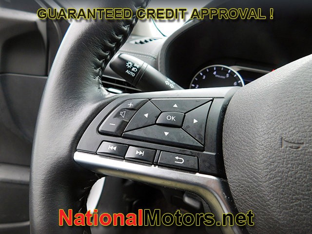 Nissan Sentra Vehicle Full-screen Gallery Image 17