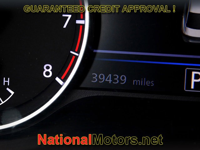 Nissan Sentra Vehicle Full-screen Gallery Image 18