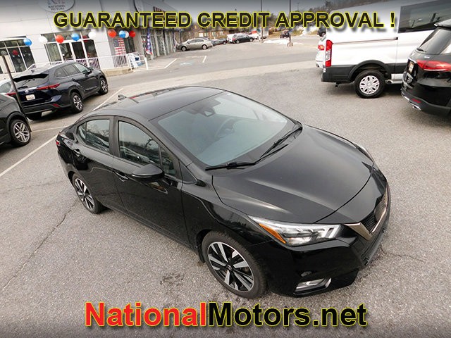 Nissan Versa Vehicle Full-screen Gallery Image 02