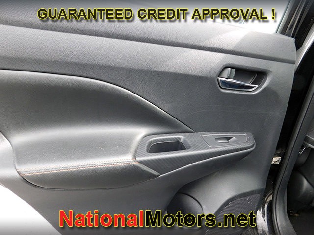 Nissan Versa Vehicle Full-screen Gallery Image 06
