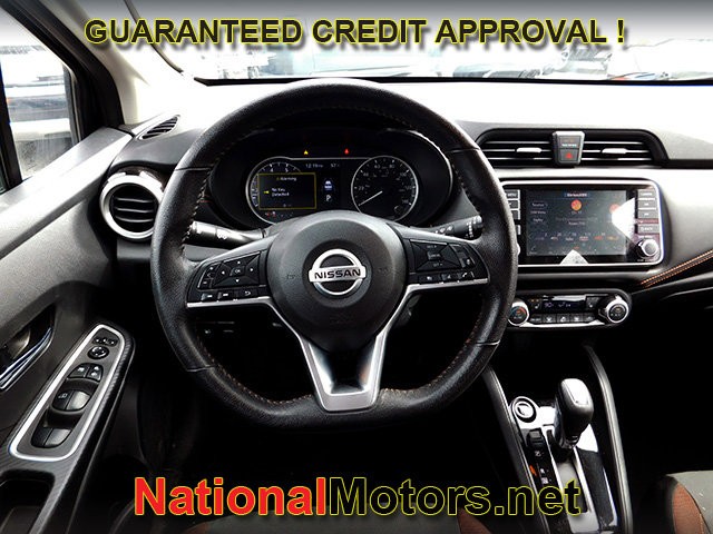 Nissan Versa Vehicle Full-screen Gallery Image 08