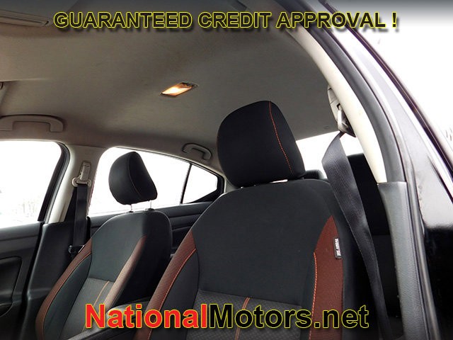 Nissan Versa Vehicle Full-screen Gallery Image 10