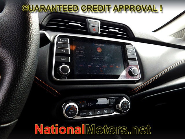 Nissan Versa Vehicle Full-screen Gallery Image 11