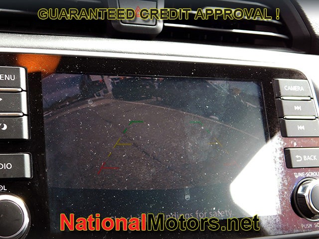 Nissan Versa Vehicle Full-screen Gallery Image 12