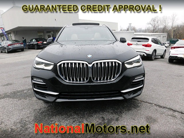 BMW X5 Vehicle Full-screen Gallery Image 03