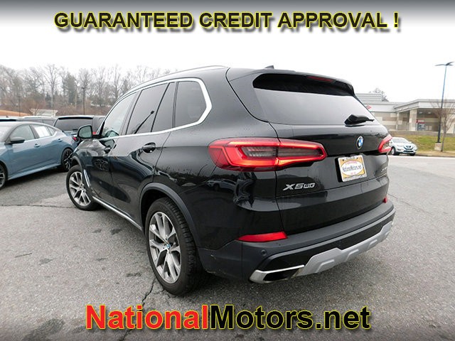 BMW X5 Vehicle Full-screen Gallery Image 05