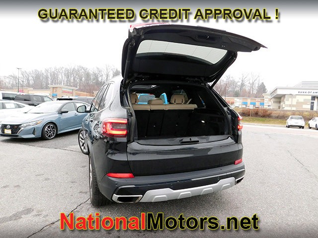 BMW X5 Vehicle Full-screen Gallery Image 06