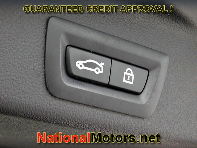 BMW X5 Vehicle Full-screen Gallery Image 07