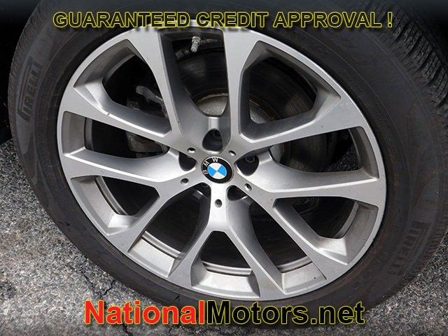 BMW X5 Vehicle Full-screen Gallery Image 08