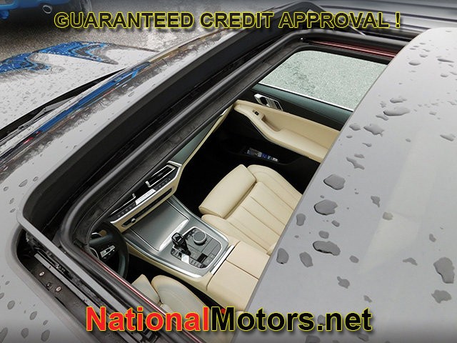 BMW X5 Vehicle Full-screen Gallery Image 10