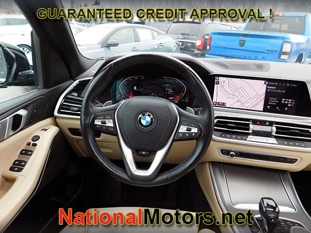 BMW X5 Vehicle Full-screen Gallery Image 13