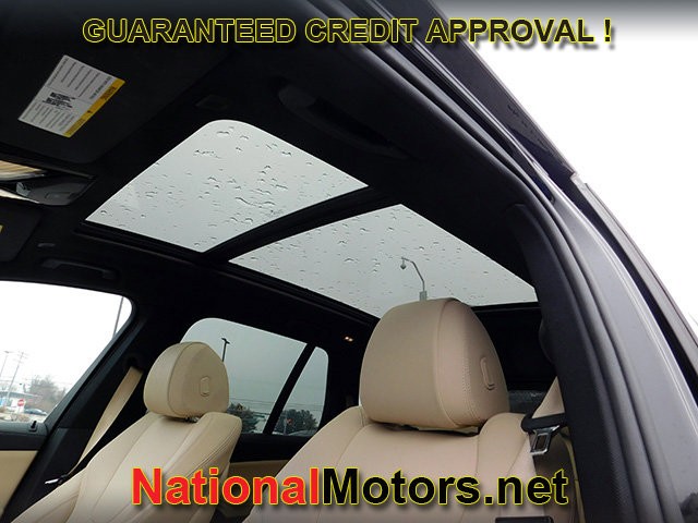 BMW X5 Vehicle Full-screen Gallery Image 15