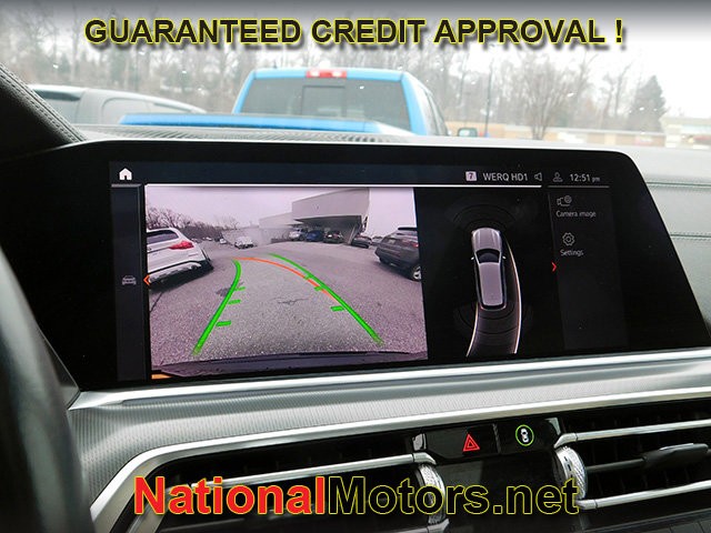 BMW X5 Vehicle Full-screen Gallery Image 17