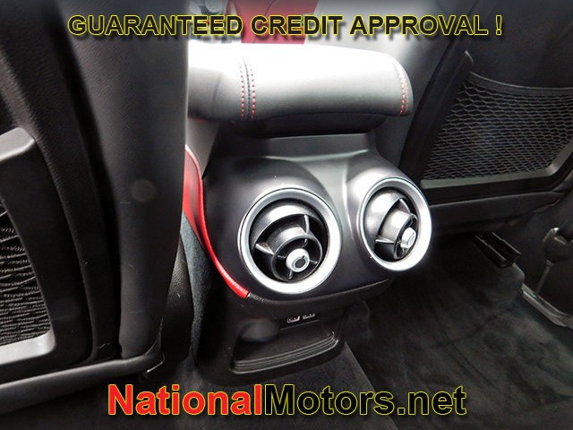 Alfa Romeo Stelvio Quadrifoglio Vehicle Full-screen Gallery Image 12