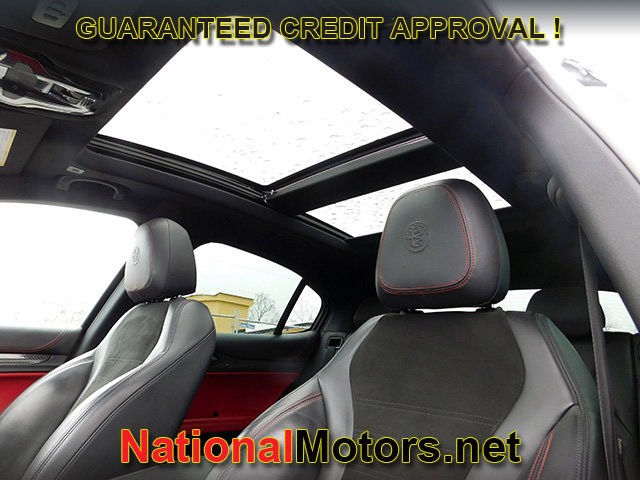 Alfa Romeo Stelvio Quadrifoglio Vehicle Full-screen Gallery Image 18