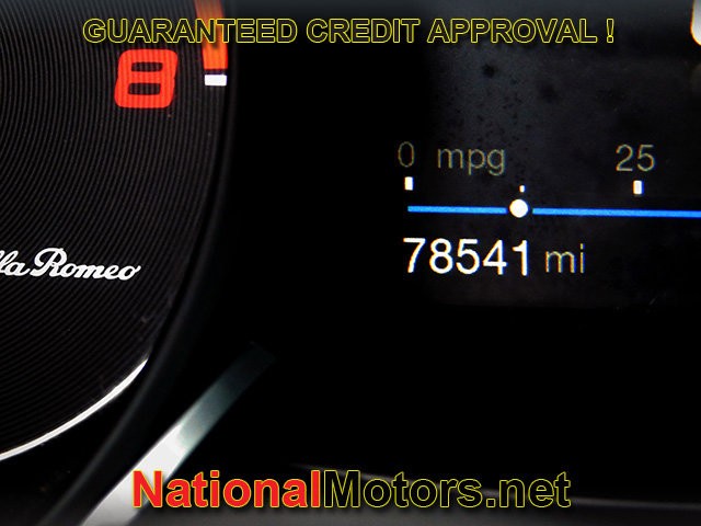 Alfa Romeo Stelvio Quadrifoglio Vehicle Full-screen Gallery Image 25