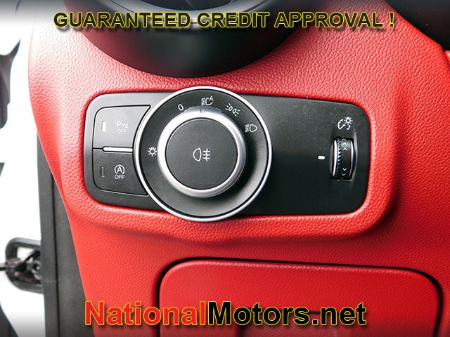 Alfa Romeo Stelvio Quadrifoglio Vehicle Full-screen Gallery Image 26