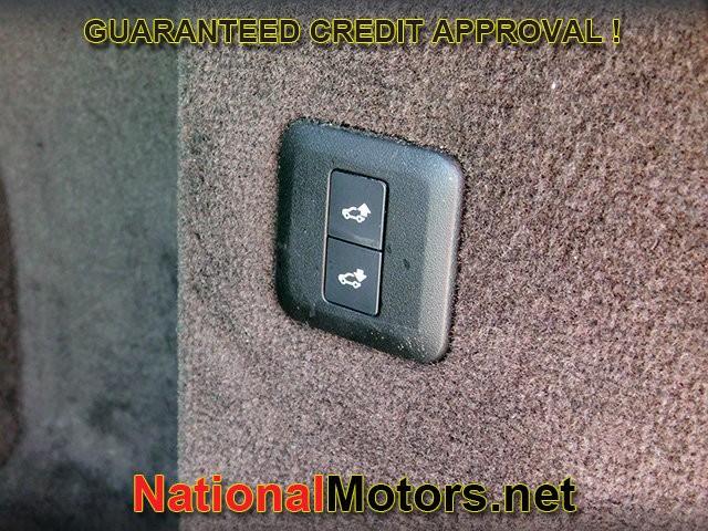 Land Rover Range Rover Sport Vehicle Full-screen Gallery Image 07