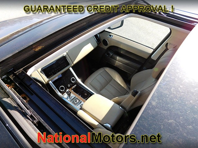 Land Rover Range Rover Sport Vehicle Full-screen Gallery Image 09