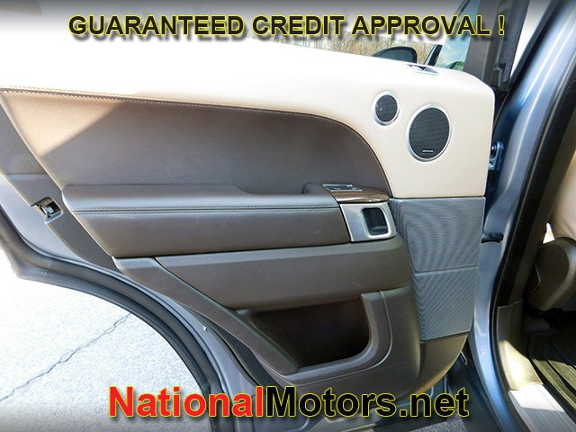 Land Rover Range Rover Sport Vehicle Full-screen Gallery Image 10