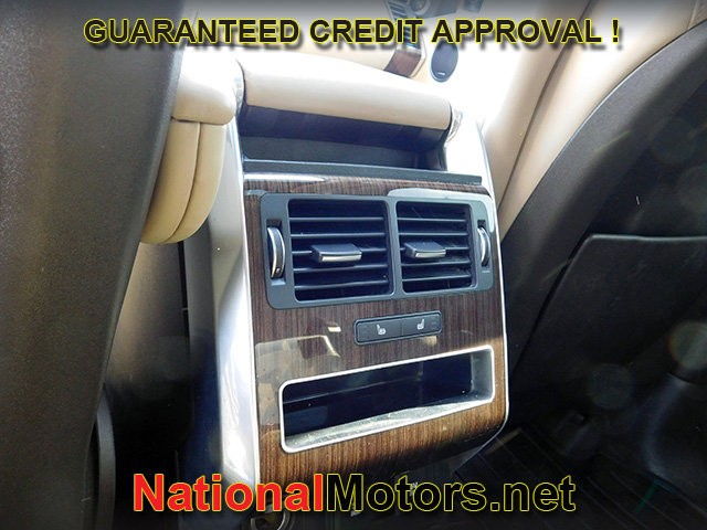 Land Rover Range Rover Sport Vehicle Full-screen Gallery Image 12