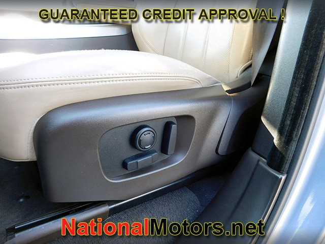 Land Rover Range Rover Sport Vehicle Full-screen Gallery Image 15