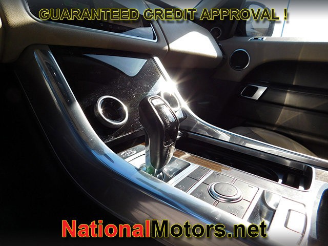 Land Rover Range Rover Sport Vehicle Full-screen Gallery Image 19