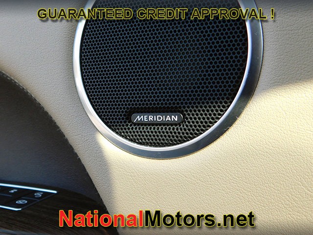 Land Rover Range Rover Sport Vehicle Full-screen Gallery Image 24