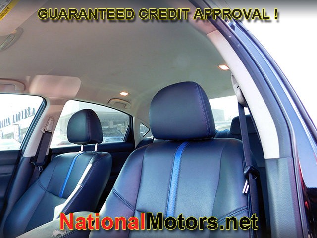 Nissan Altima Vehicle Full-screen Gallery Image 13