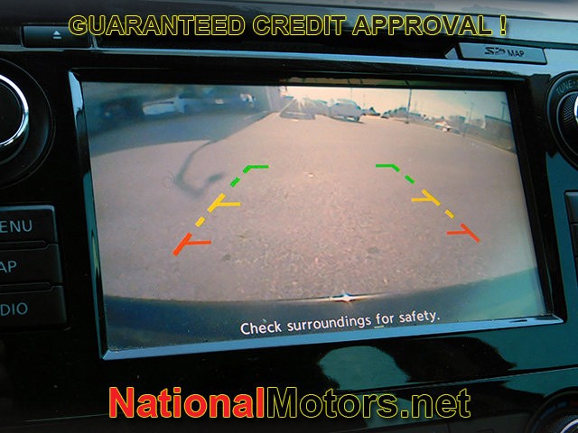 Nissan Altima Vehicle Full-screen Gallery Image 16