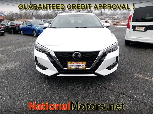 Nissan Sentra Vehicle Full-screen Gallery Image 03