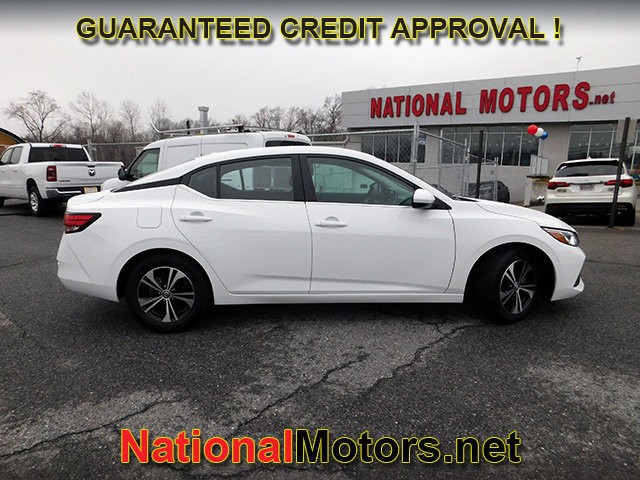 Nissan Sentra Vehicle Full-screen Gallery Image 04