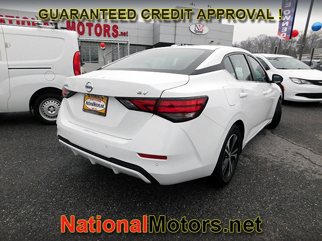 Nissan Sentra Vehicle Full-screen Gallery Image 05