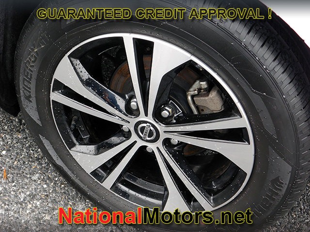 Nissan Sentra Vehicle Full-screen Gallery Image 06