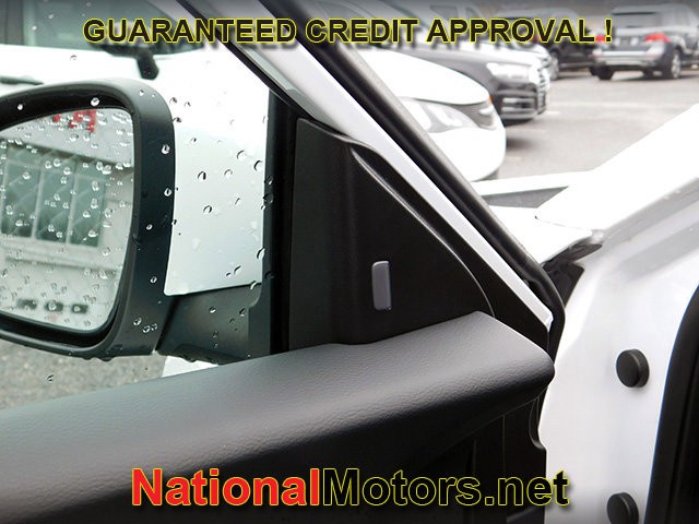 Nissan Sentra Vehicle Full-screen Gallery Image 13