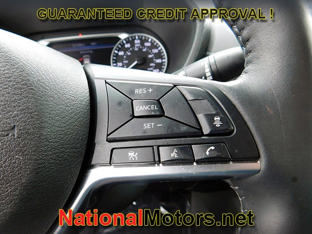 Nissan Sentra Vehicle Full-screen Gallery Image 20