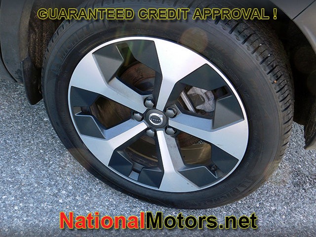 Volvo XC40 Vehicle Full-screen Gallery Image 07