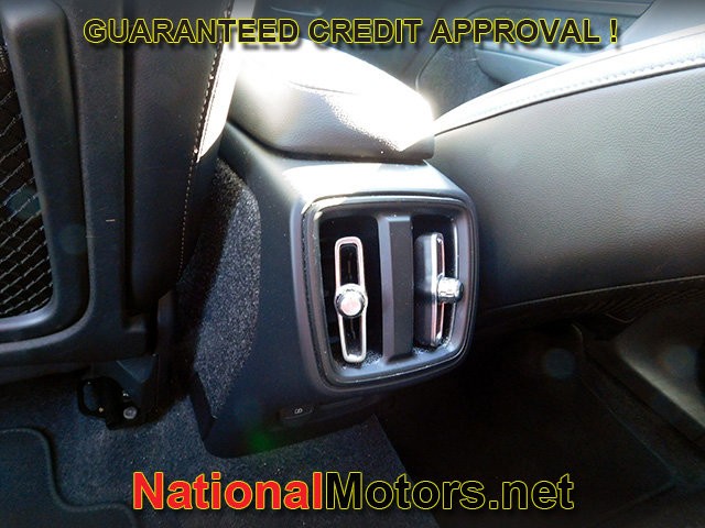 Volvo XC40 Vehicle Full-screen Gallery Image 10