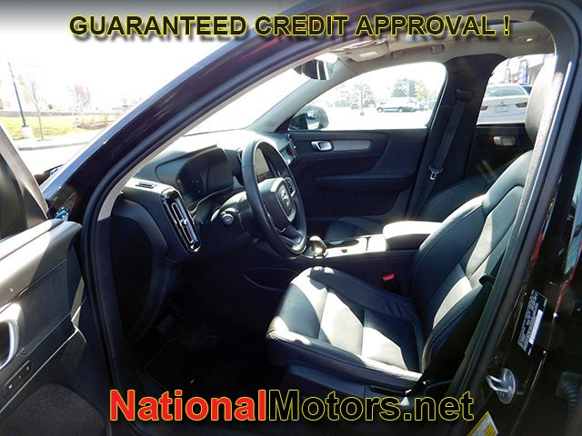 Volvo XC40 Vehicle Full-screen Gallery Image 14