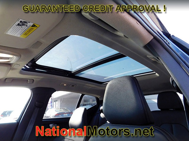 Volvo XC40 Vehicle Full-screen Gallery Image 16