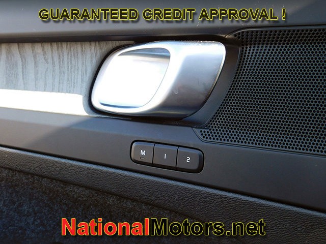 Volvo XC40 Vehicle Full-screen Gallery Image 21