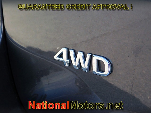 INFINITI QX80 Vehicle Full-screen Gallery Image 06