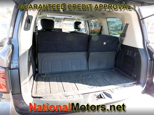 INFINITI QX80 Vehicle Full-screen Gallery Image 07