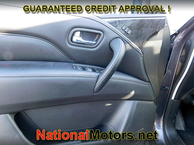 INFINITI QX80 Vehicle Full-screen Gallery Image 14