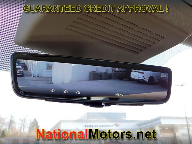 INFINITI QX80 Vehicle Full-screen Gallery Image 18