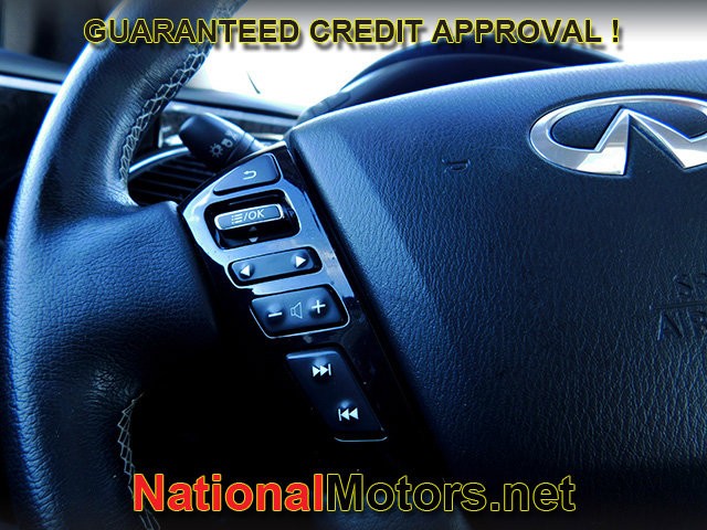 INFINITI QX80 Vehicle Full-screen Gallery Image 25