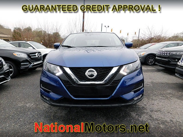 Nissan Rogue Sport Vehicle Full-screen Gallery Image 02