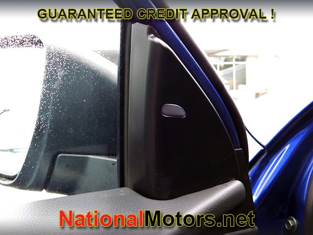 Nissan Rogue Sport Vehicle Full-screen Gallery Image 12