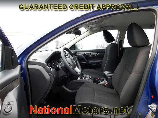 Nissan Rogue Sport Vehicle Full-screen Gallery Image 13