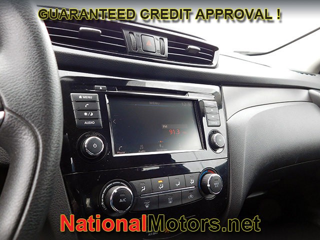 Nissan Rogue Sport Vehicle Full-screen Gallery Image 15